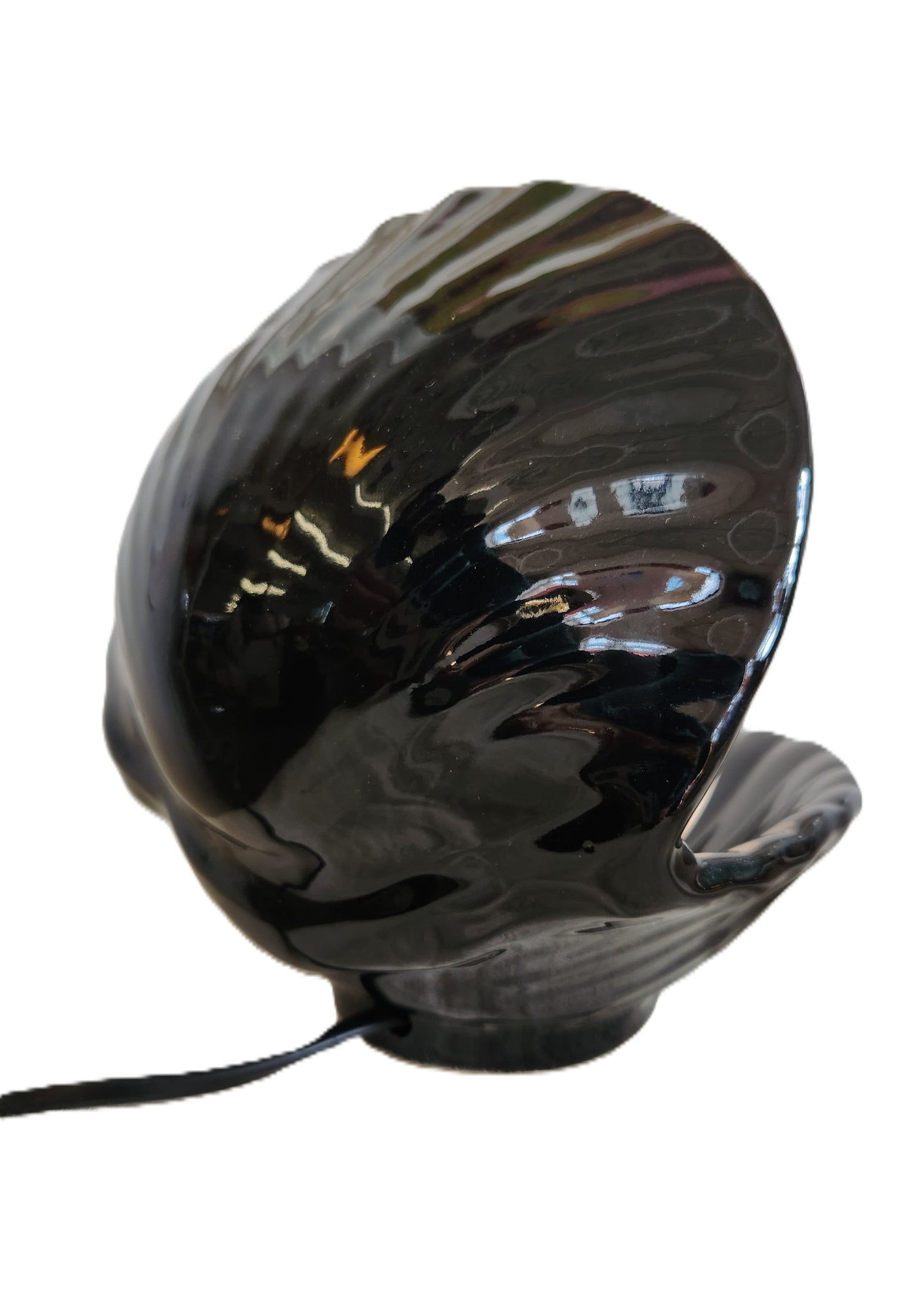 Clamshell Table Lamp