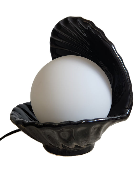 Clamshell Table Lamp