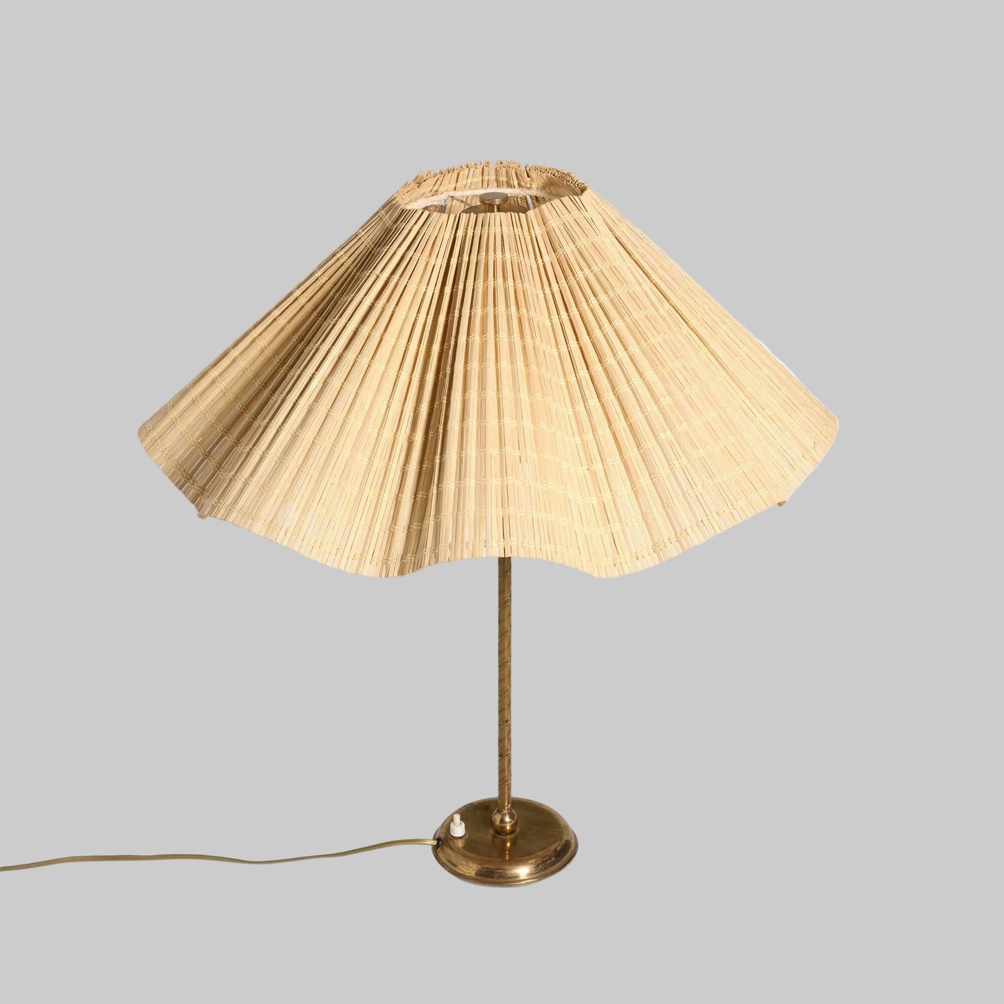 Finnish vintage brass table lamp with wavy shade made of small piece of wood woven together