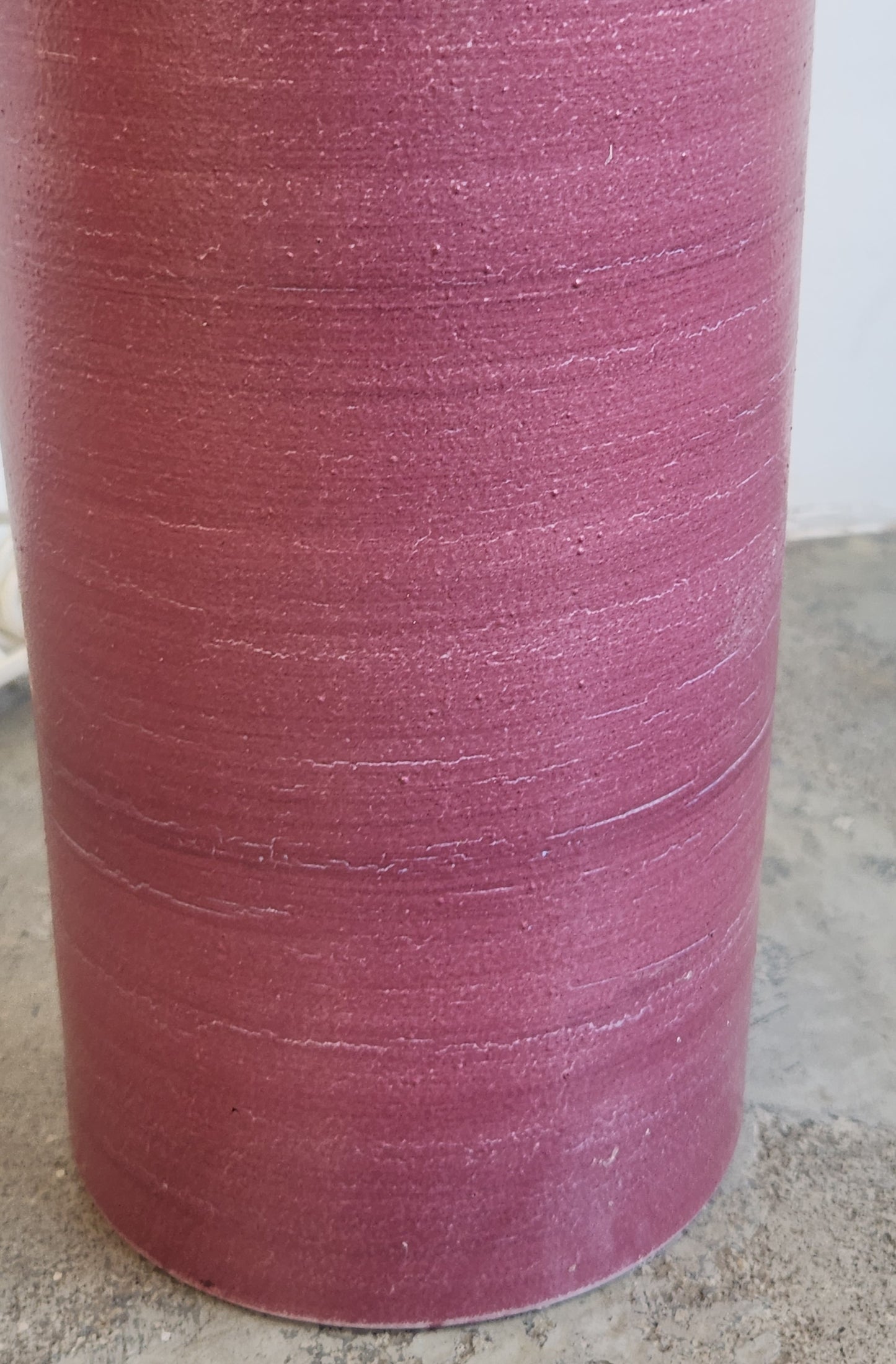 close-up of less crackled finish