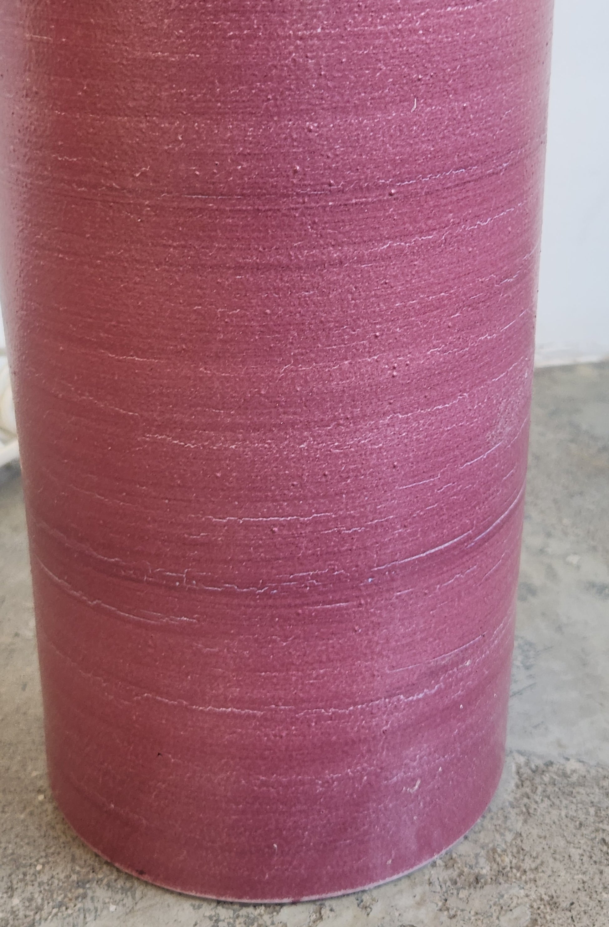 close-up of less crackled finish