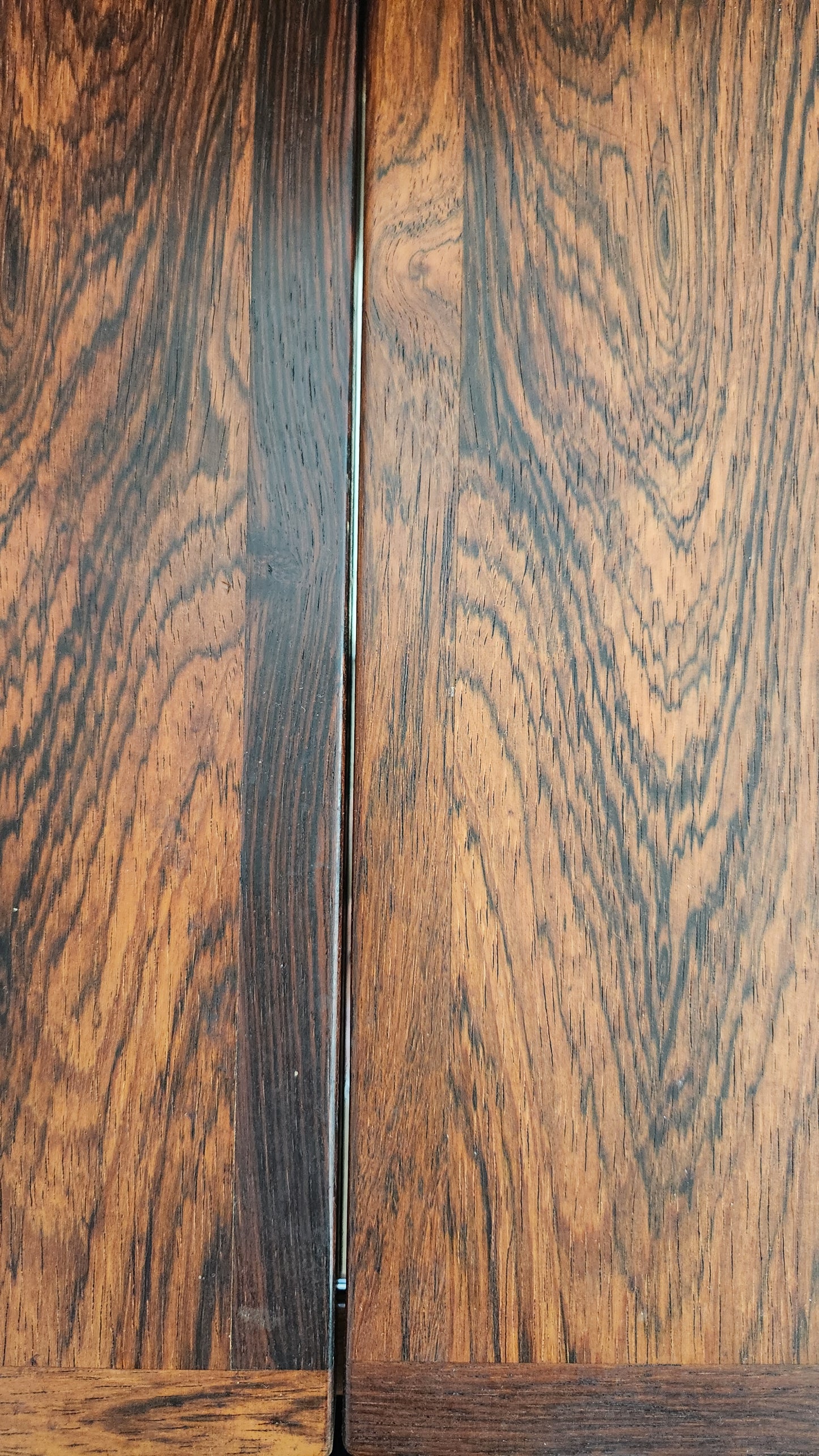 rosewood finish detail