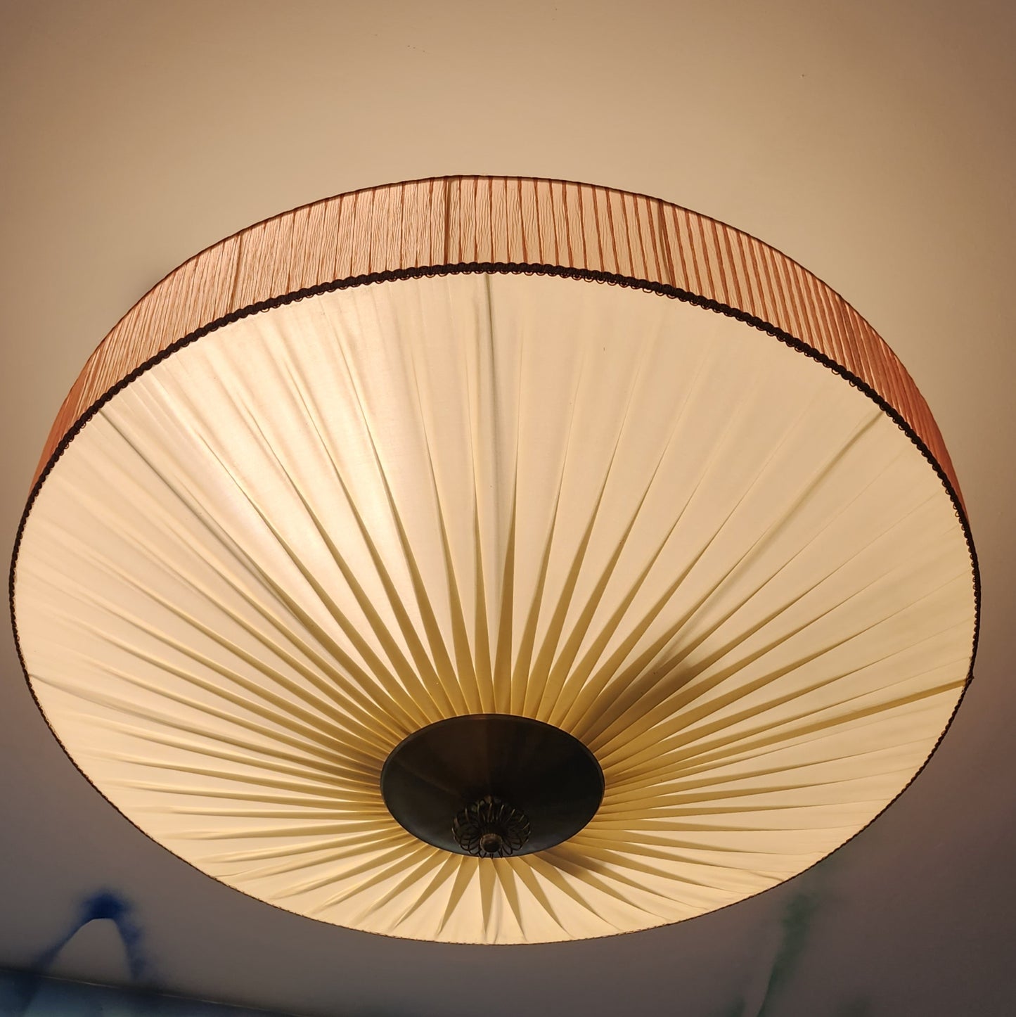 Itsu Pleated Silk Ceiling Lamp