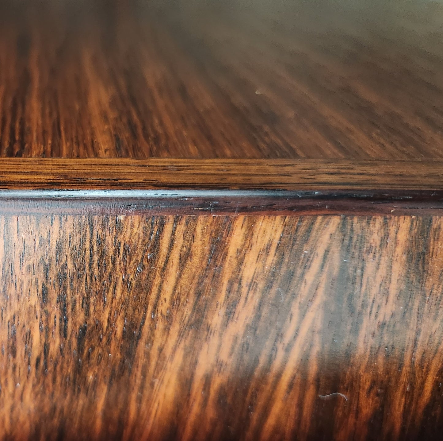 rosewood edge detail
