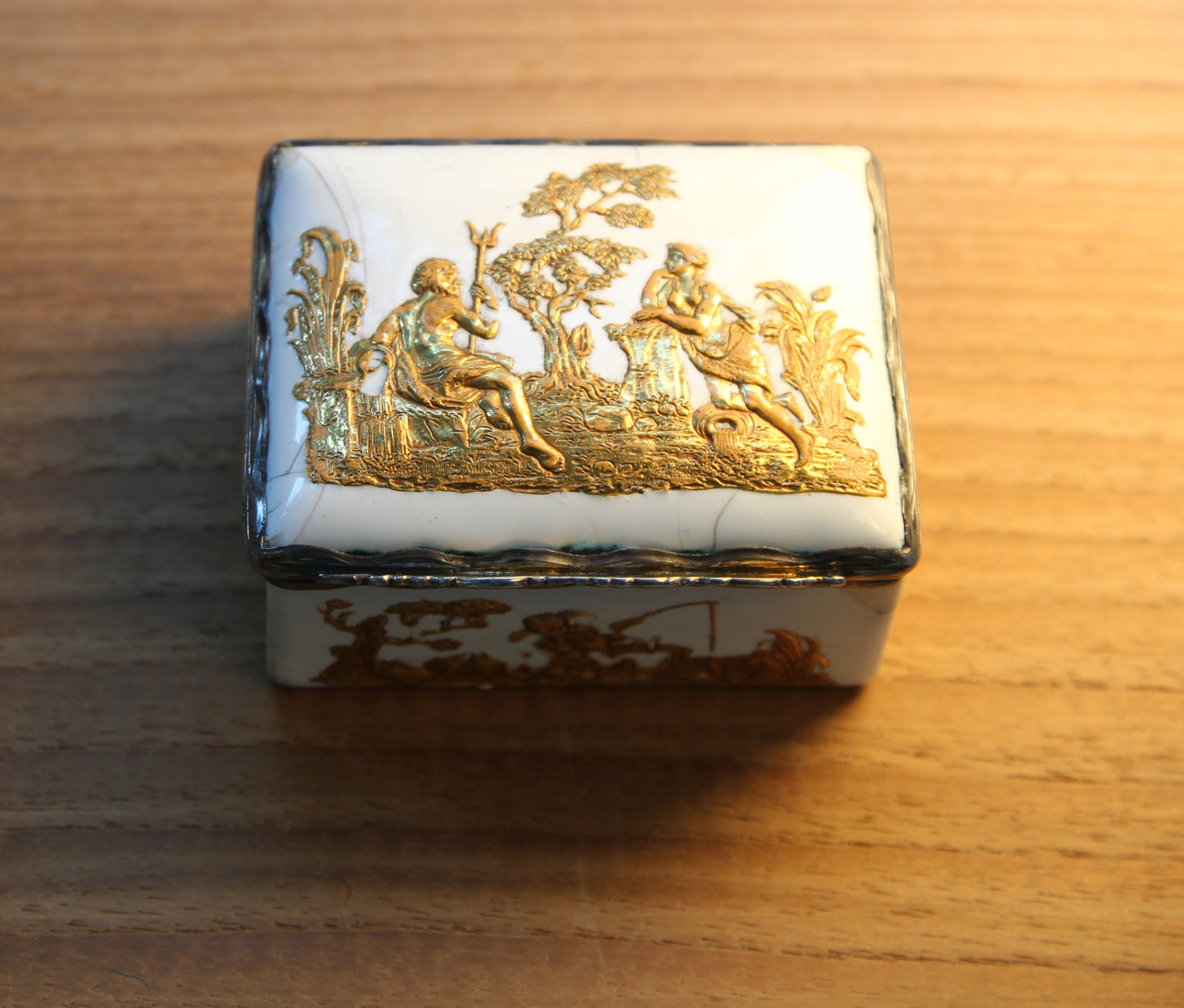 German “émail de Saxe” tabatière (snuff box)